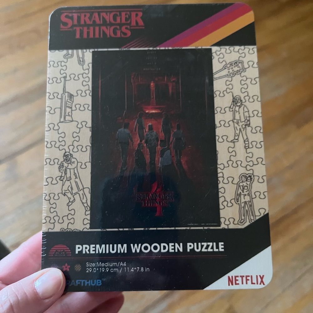 Netflix Stranger Things Premium Wooden Puzzle - INTO THE UNKNOWN